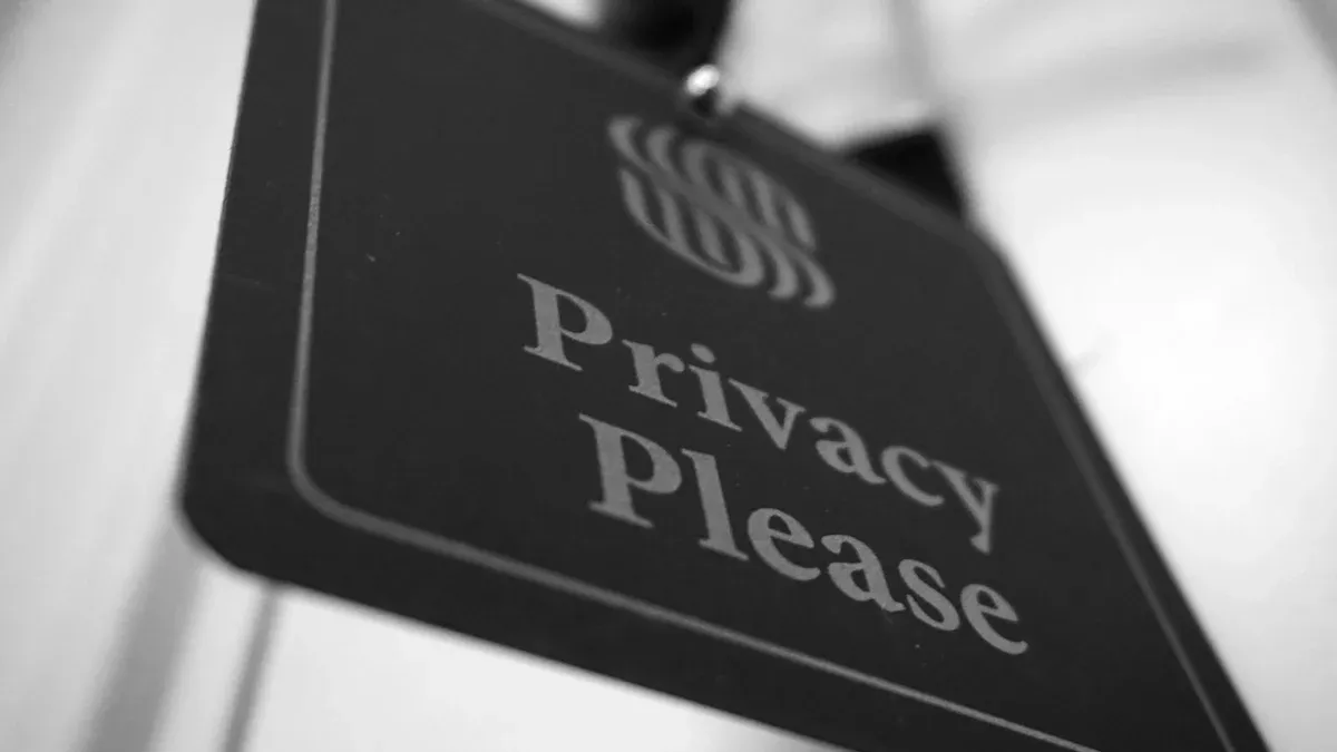 6 Essential Tips to Safely Browse Adult Websites