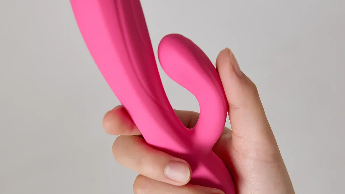 7 Best Small Dildos for Beginners That Are Actually Worth Trying